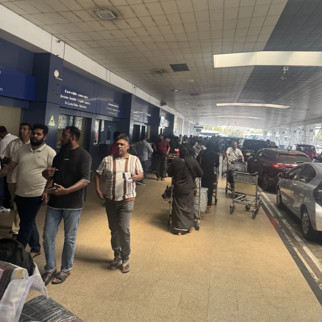 子連れで挑んだ、世界遺産シギリヤロック登頂！【スリランカ旅行①】_1_2