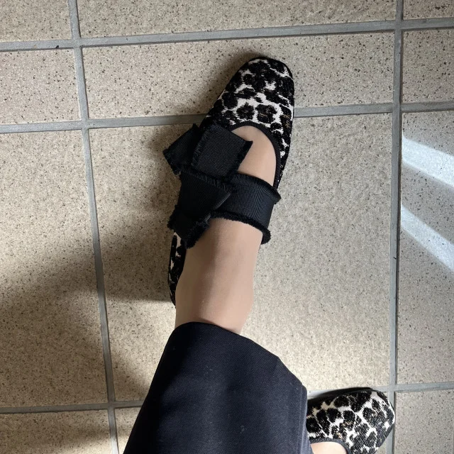 甘辛バランスが絶妙！一目惚れした秋のフラットシューズ_1_8