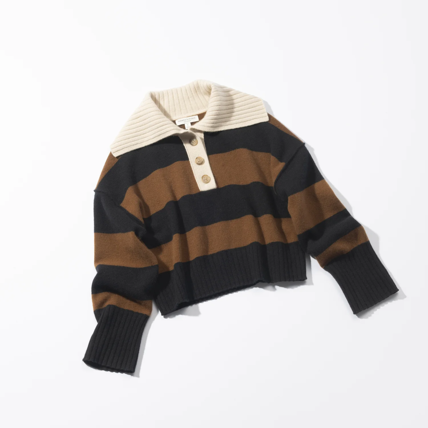 ボーダーラガーニット￥33,000／バナナ・リパブリック 