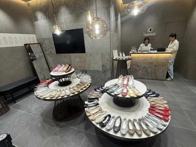 40代エレガント派が100足の中から選び抜いた一足とは…？_1_2