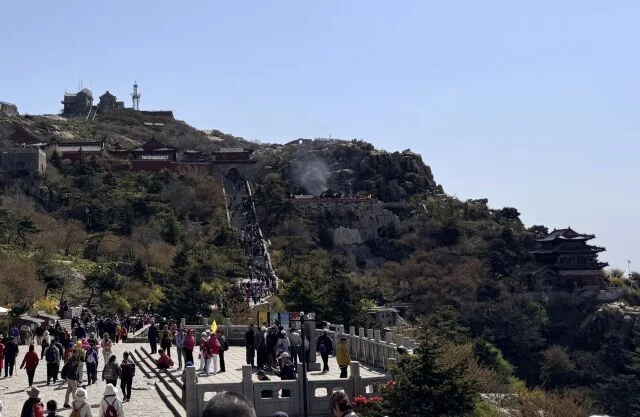 【山東省旅行】歴代中国皇帝が登った聖なる山、世界遺産・泰山をハイキング_1_28