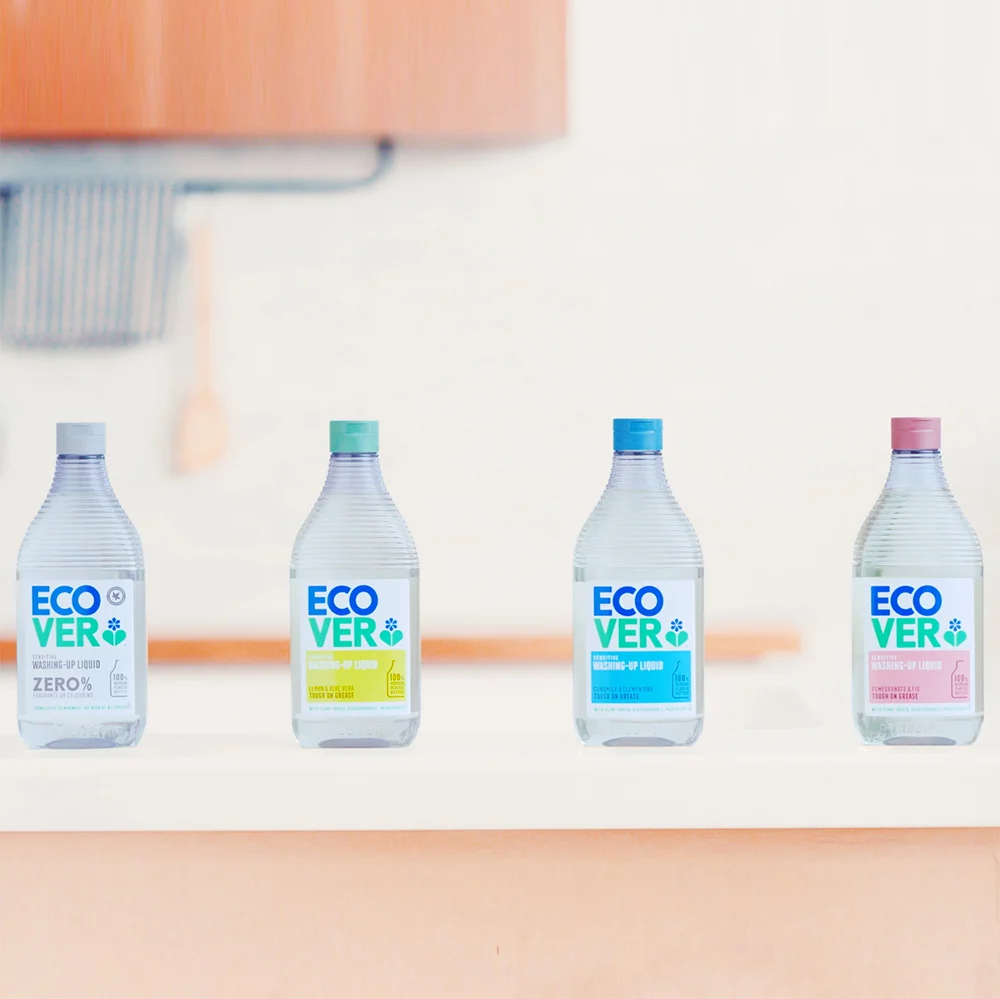 （左から）エコベール食器用洗剤「ゼロ」、「レモン」、「カモミール」、「ザクロ」各450ml、オープン価格　※編集部調べ