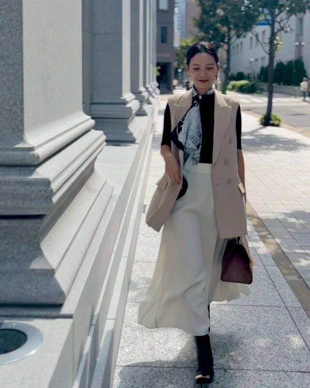 マニプリシルクスカーフ（着画）