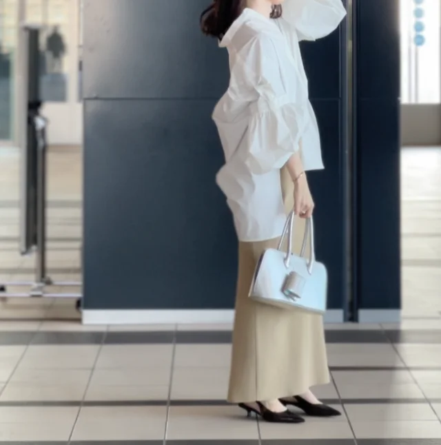 大人フェミニン派の春、白シャツ着回し。_1_6