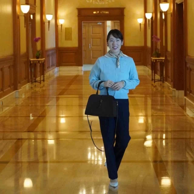 ブルーカーディガン×感動パンツでヌン活コーデ