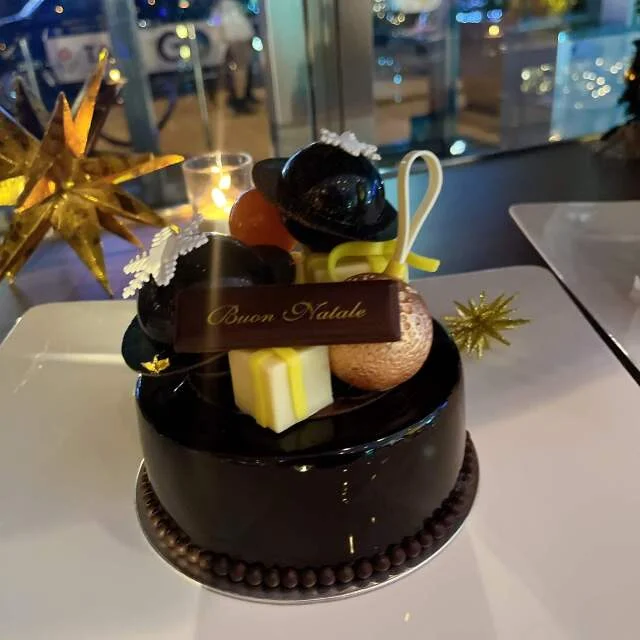 六本木のホテル、グランド ハイアット 東京のクリスマスケーキ2025の画像