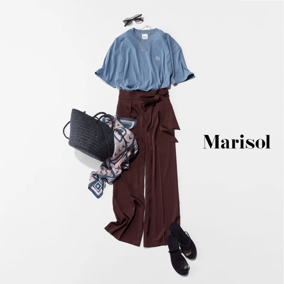 40代ファッション Tシャツ×パンツ×サンダルコーデ