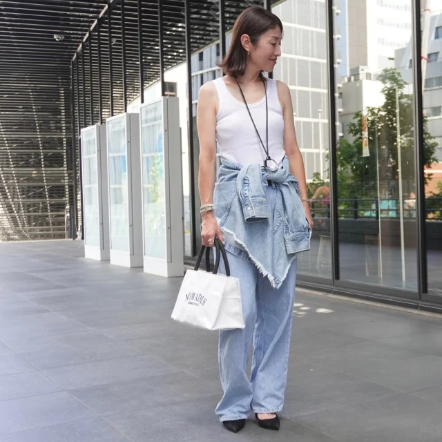 【夏のデニムコーデ】40代は &quot;モノトーン小物″ で大人の抜け感を！_1_7