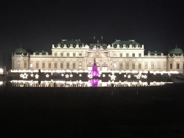 ウィーンのベルヴェデーレ宮殿のクリスマスマーケット_1_2