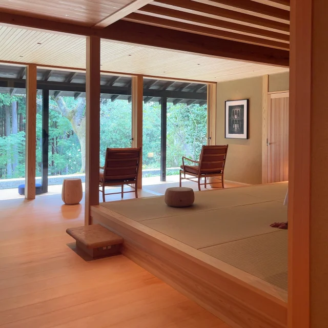 【鈍考／喫茶 芳】京都の檜林に囲まれた完全予約制の私設図書室_1_5