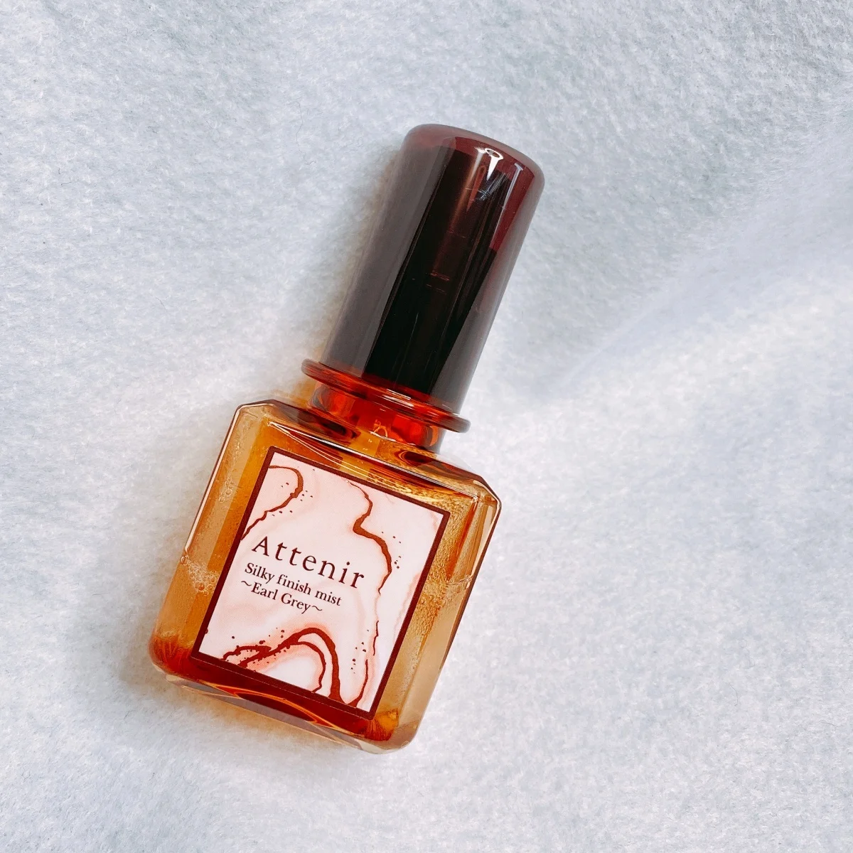アテニアの2022年春限定新色のシルキーフィニッシュミストはアールグレイの香りに癒されるオイルインミスト