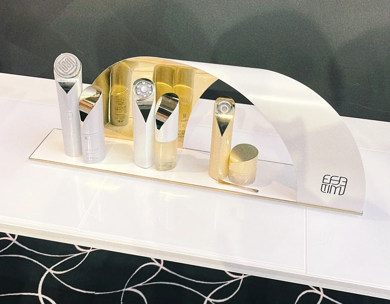 「EFFECTIM(エフェクティム)」最新美顔器の発表会 美顔器のラインナップ