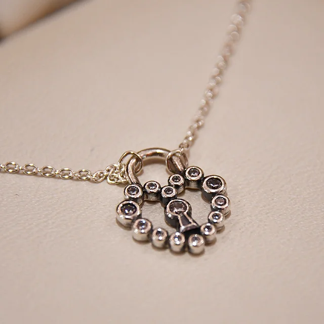 PANDORA UNLOCK LOVE パンドラ　アンロックラブ表参道 ジュエリー　ブレスレットチャーム　ムラーノガラス