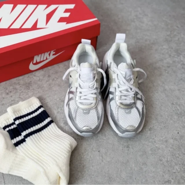 NIKEのスニーカー写真