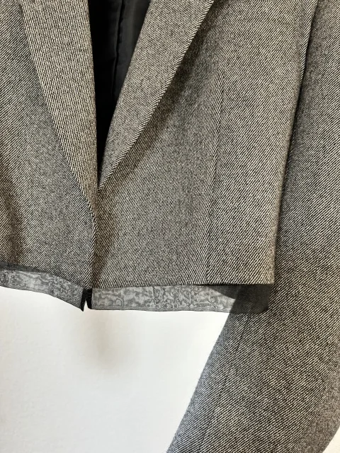 Cygneのショートジャケットで春の大人モノトーンコーデ_1_3-2