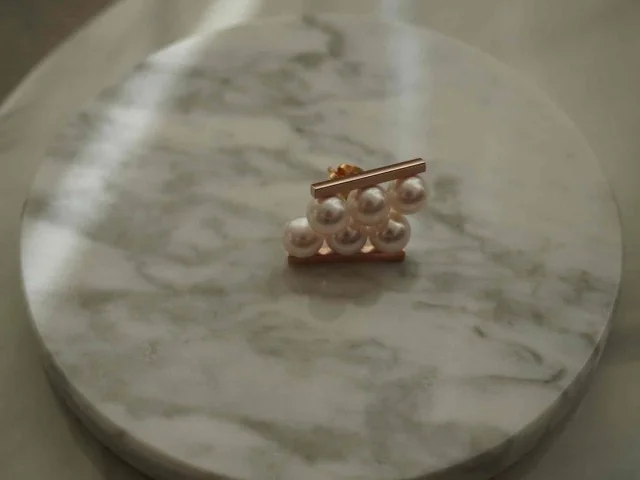 バランス ネオ ピアス