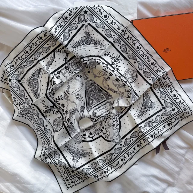 HERMESスカーフの写真