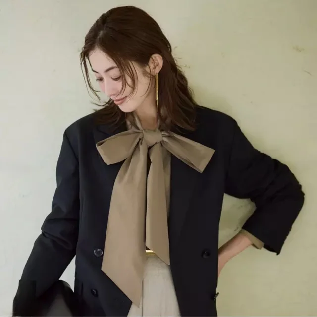 M7days ハリ感ボウタイブラウス写真