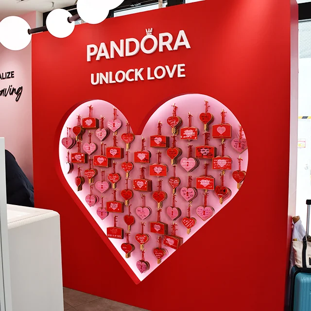 PANDORA UNLOCK LOVE パンドラ　アンロックラブ表参道 ジュエリー　ブレスレットチャーム　ムラーノガラス