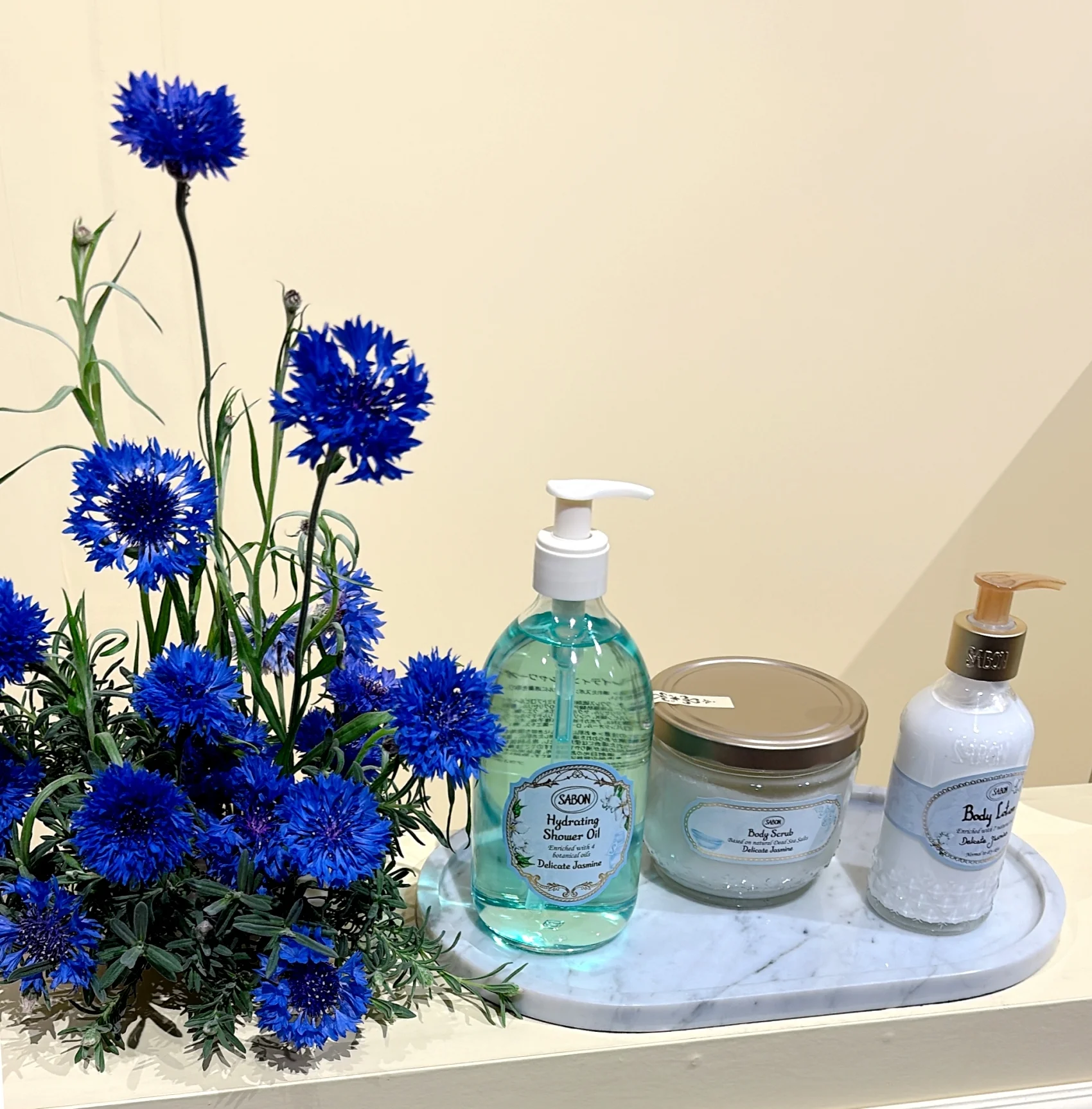 SABON　シャワーオイル　新成分　ヤグルマギク　抗酸化　発表会の写真　展示