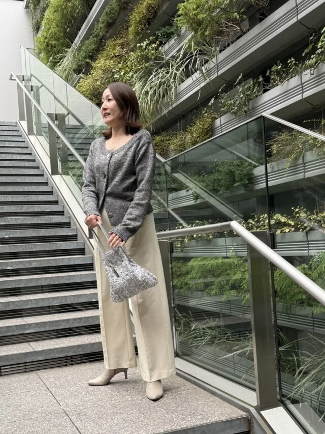 MANOFのパンツ、実はウエストにスリット入り