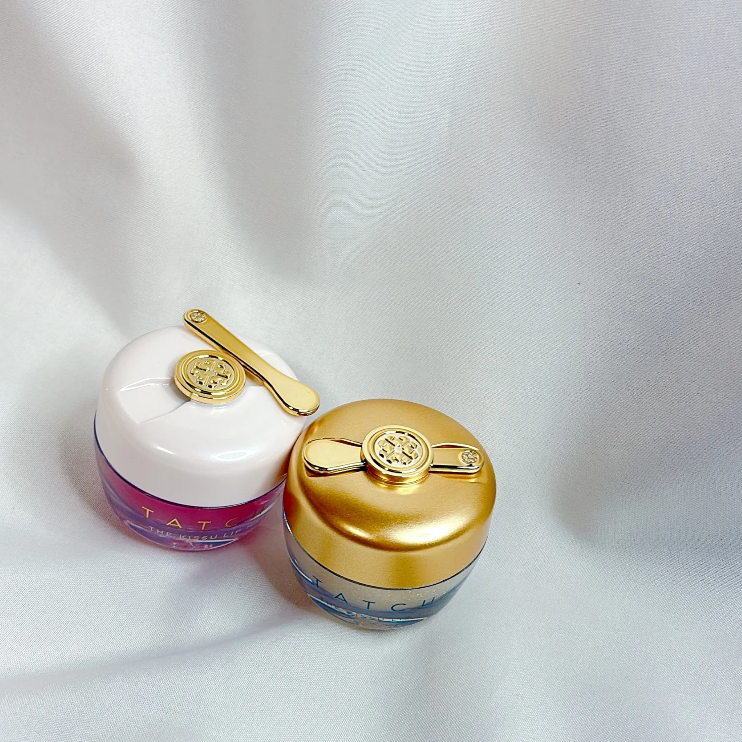 2025 秋　新作コスメ　限定品　ホリデー　TATCHA　タッチャ キッス リップマスク ゴールドリーフ　美しさと機能性を両立したデザイン