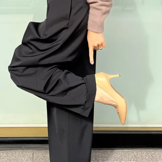 裾のロールアップ写真