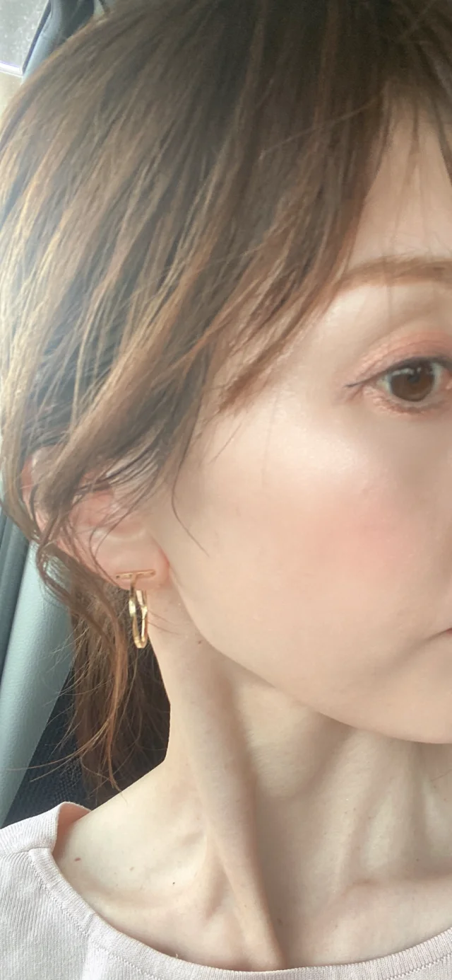 憧れを日常に。Tiffany「T ワイヤーフープピアス」_1_3-2