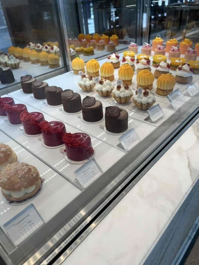 イートインもテイクアウトも可能なケーキ