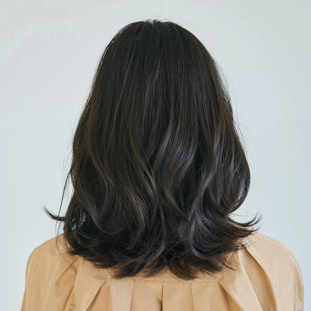 後ろから見た人気ロングヘアスタイル６位の髪型