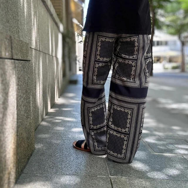 M7daysペイズリー×ドットプリントワイドパンツ（着画・うしろ）