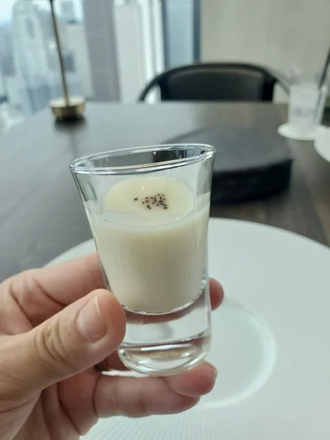 ランチコースKAZEのアペリティフ3種。食欲をそそる彩り豊かなひと口前菜