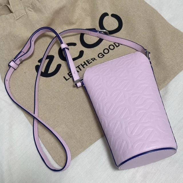毎日持ちたいミニバッグはシンプル服に映えるECCOのPOT BAG_1_1