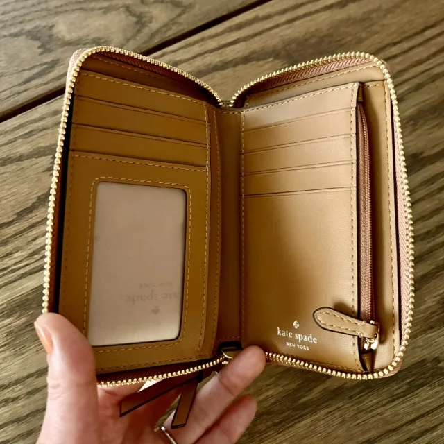 カード入れもちょうどいい数