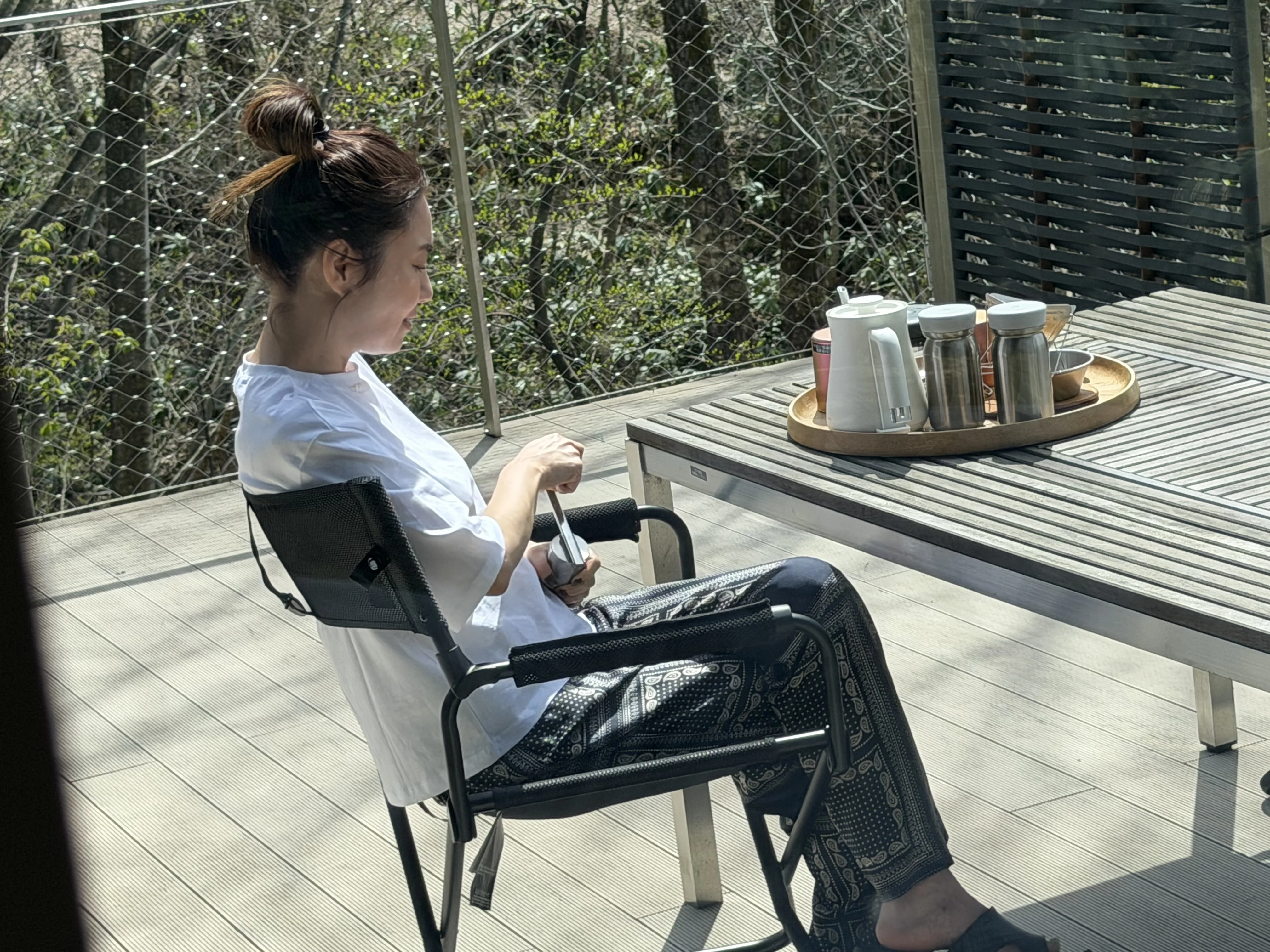 【人気エディター・東原妙子さんのホテル＆旅服】リラックス感ある着映え服で、スノーピーク発の“ミシュランホテル”を楽しむ旅_1_15