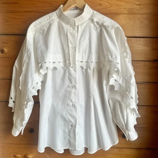 40代の白シャツ、悩まない！ 今っぽく洗練される選び方と大人フェミニンな着こなし_1_7-1