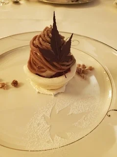 赤倉観光ホテルの格調高いフレンチレストランでのディナーコース