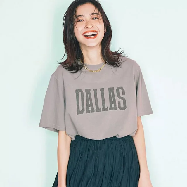 大人の夏にふさわしい「Tシャツ」「シアーアイテム」「涼し気小物」