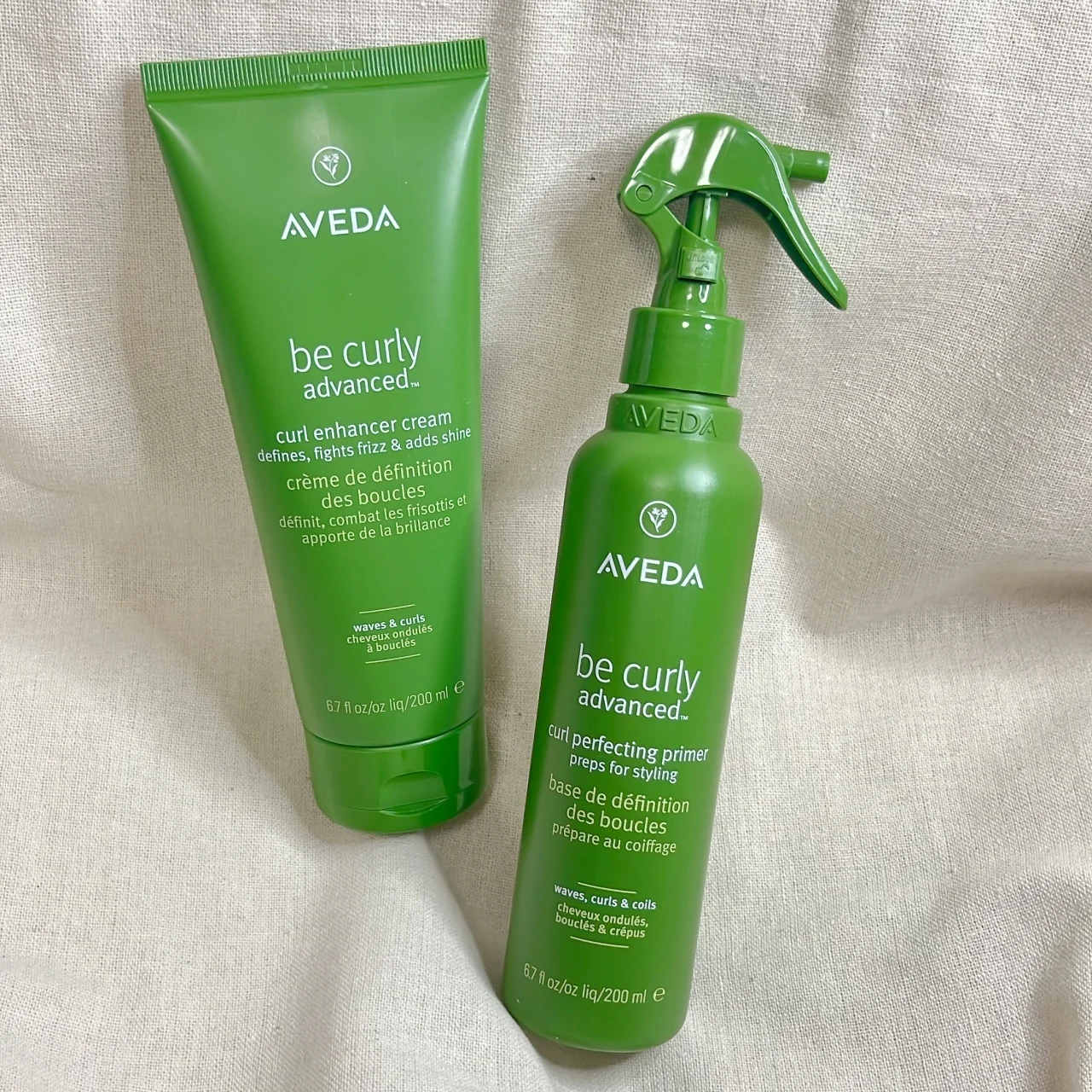 AVEDA　アヴェダ　映えるウェーブヘアが続くアウトバス２品　ビーカーリー アドバンス パーフェクト プライマー、同エンハンス クリーム 各200mL　￥4730／アヴェダ