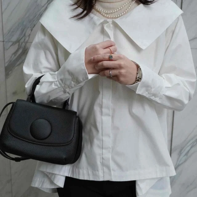 シンプルだからこそアクセサリーも自由自在！