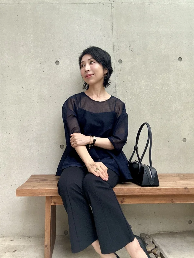 着回し力抜群！ 1er Arrondissement の大人が着映えるシアーニット。_1_4