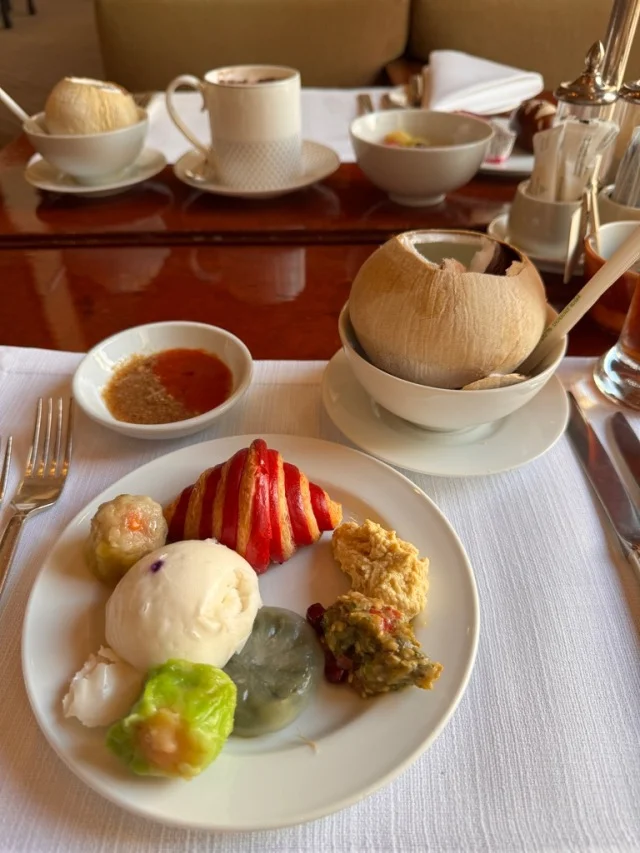The sukhothai bangkok ホテル　スコータイ・バンコク　朝食　ビュッフェ
