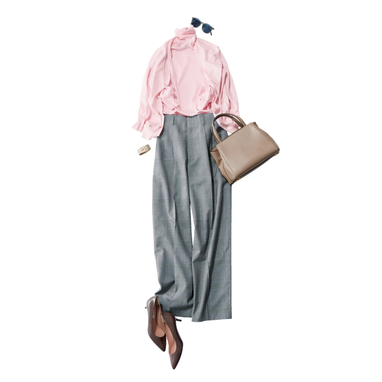 ピンクニット×デニムパンツのファッションコーデ