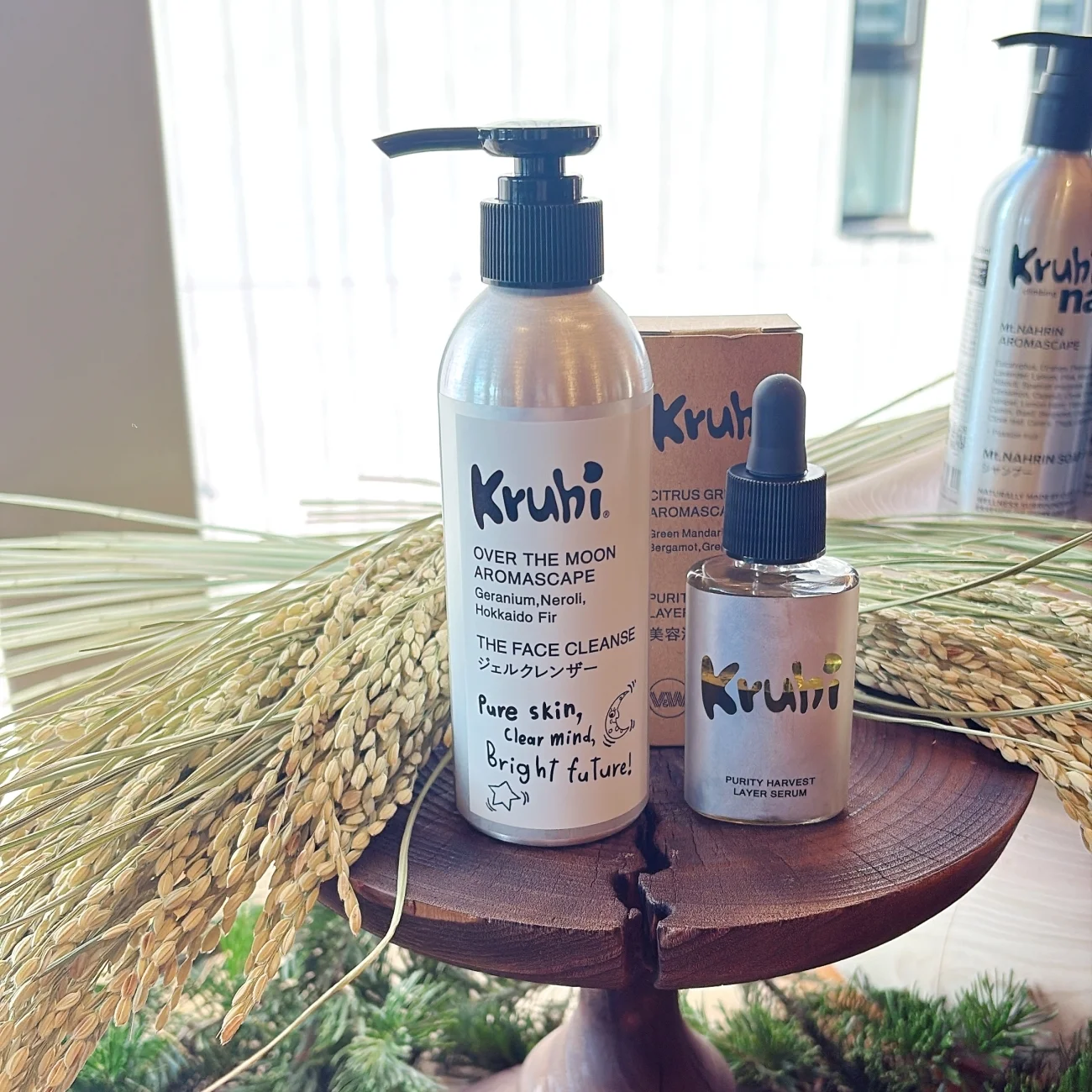 おすすめ 洗顔 クレンジング Kruhi ザフェイスクレンズ 200mL ¥5445/株式会社Valley and Wind 井浦新 美容液 ピュリティ ハーベストレイヤーセラム 発表会の写真