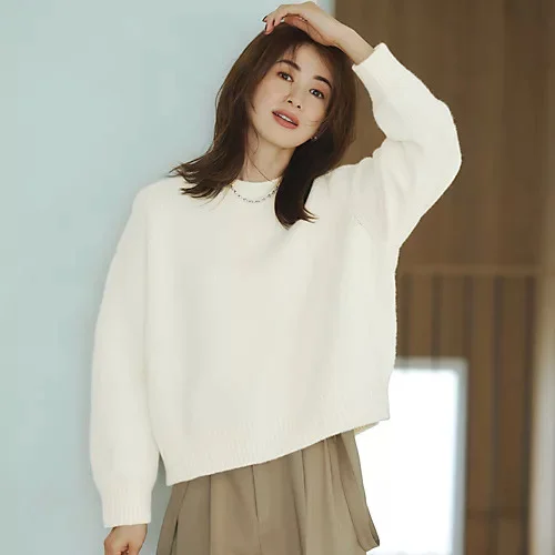 スローン　 ファインウールクルーネックニット　白