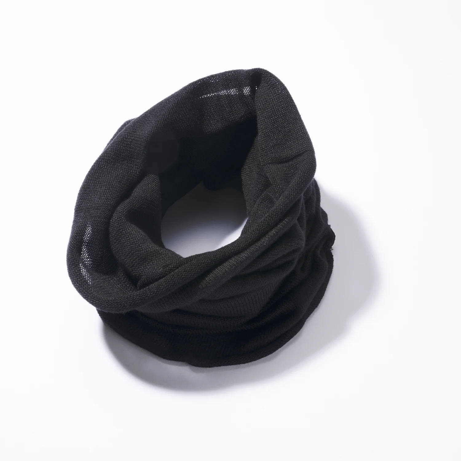  ZARA のサテンレーススカート