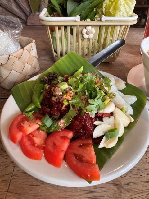 チェンマイ　生ラープ　生肉