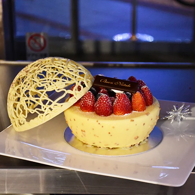 GRAND HYATT TOKYO　グランド・ハイアット 東京　2025 Christmasクリスマスケーキ＆ブレッド　六本木グルメ　ホテル女子会　ホテルスイーツ　港区グルメ　GrandHyatt