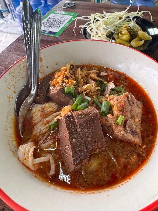 チェンマイ　ナムギャオ　市場