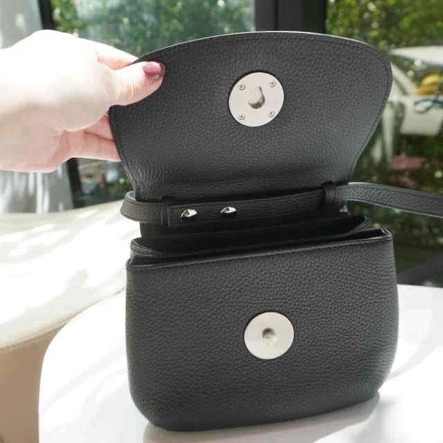 トップハンドルミニショルダーバッグの内側